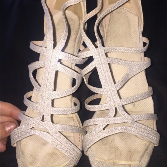 Silver heels - Picture 2 of 3